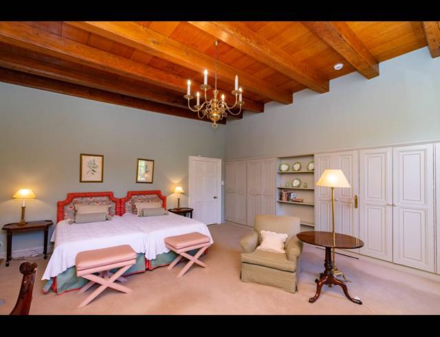 4 BEDROOM HOUSE RENTED IN GARDENS